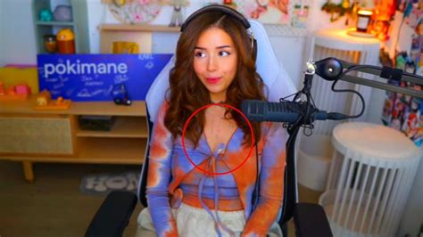 pokimane nude tits|POKIMANE SHOWS HER TITS ON TWITCH LIVE STREAM。